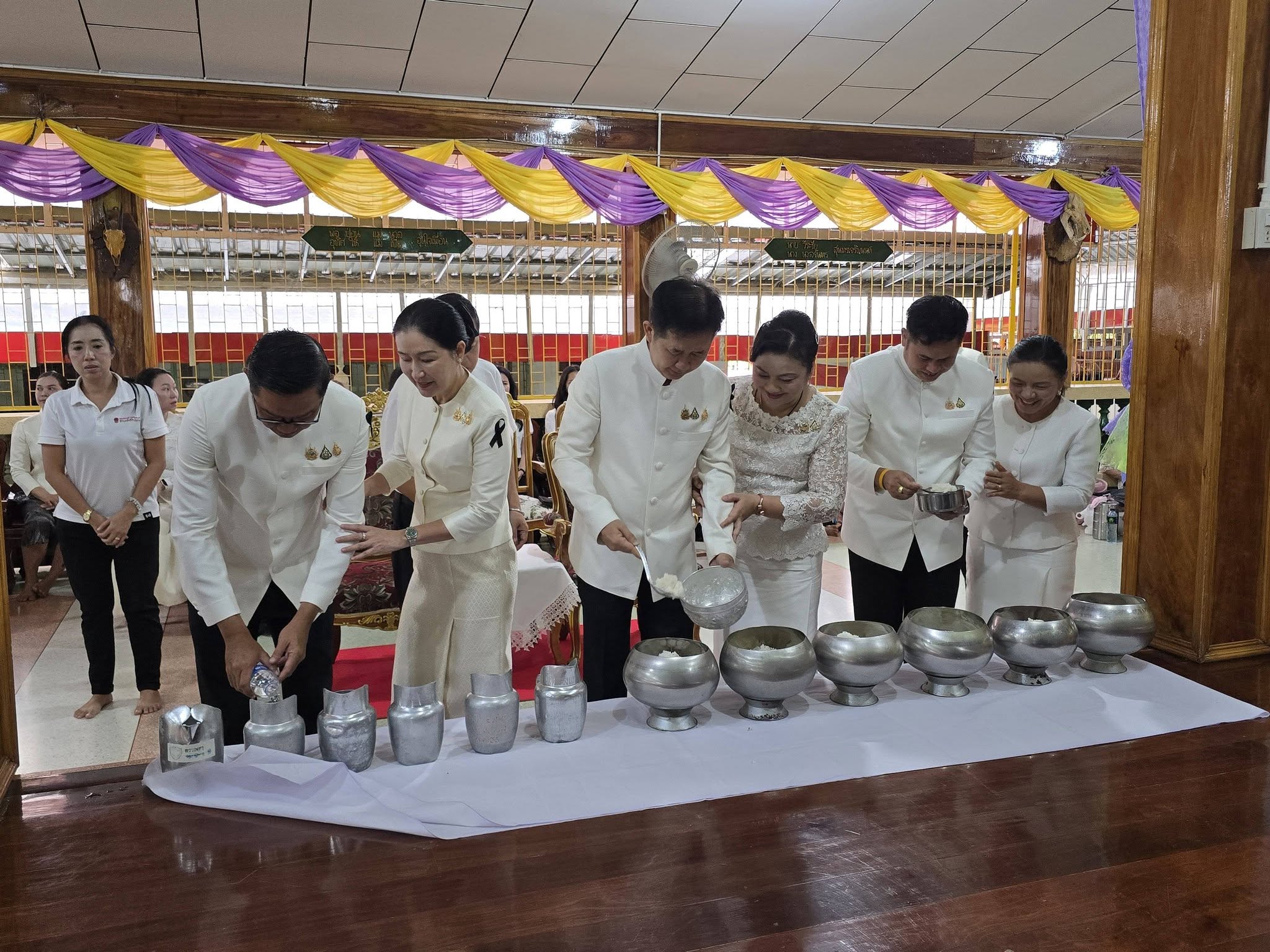 title -  ปฏิรูปที่ดินจังหวัดเพชรบุรี มอบหมายให้ นางสาวนงลักษณ์ เล็กน้อย เจ้าพนักงานธุรการชำนาญงาน พร้อมด้วย เจ้าหน้าที่ ส.ป.ก.เพชรบุรี ร่วมกิจกรรมสำคัญทางพระพุทธศาสนา (วันอาสาฬหบูชาและวันเข้าพรรษา) ประจำปี 2569